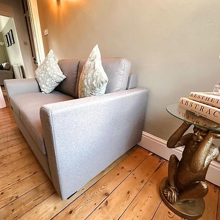 Cecil House - Stylish 2-Bed, Sleeps 5 Guests, Free Parking, Close To Cathedral, Bars & Restaurants 링컨 외부 사진